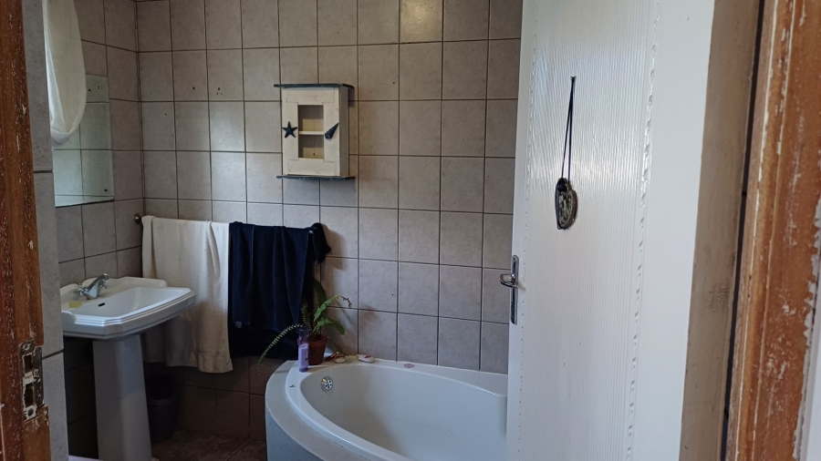  Bedroom Property for Sale in Bodorp Western Cape